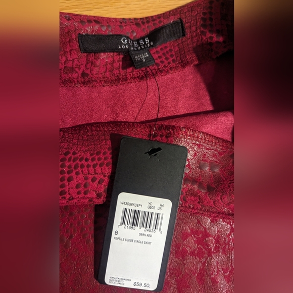 Guess Skater style mini skirt - Picture 2 of 4